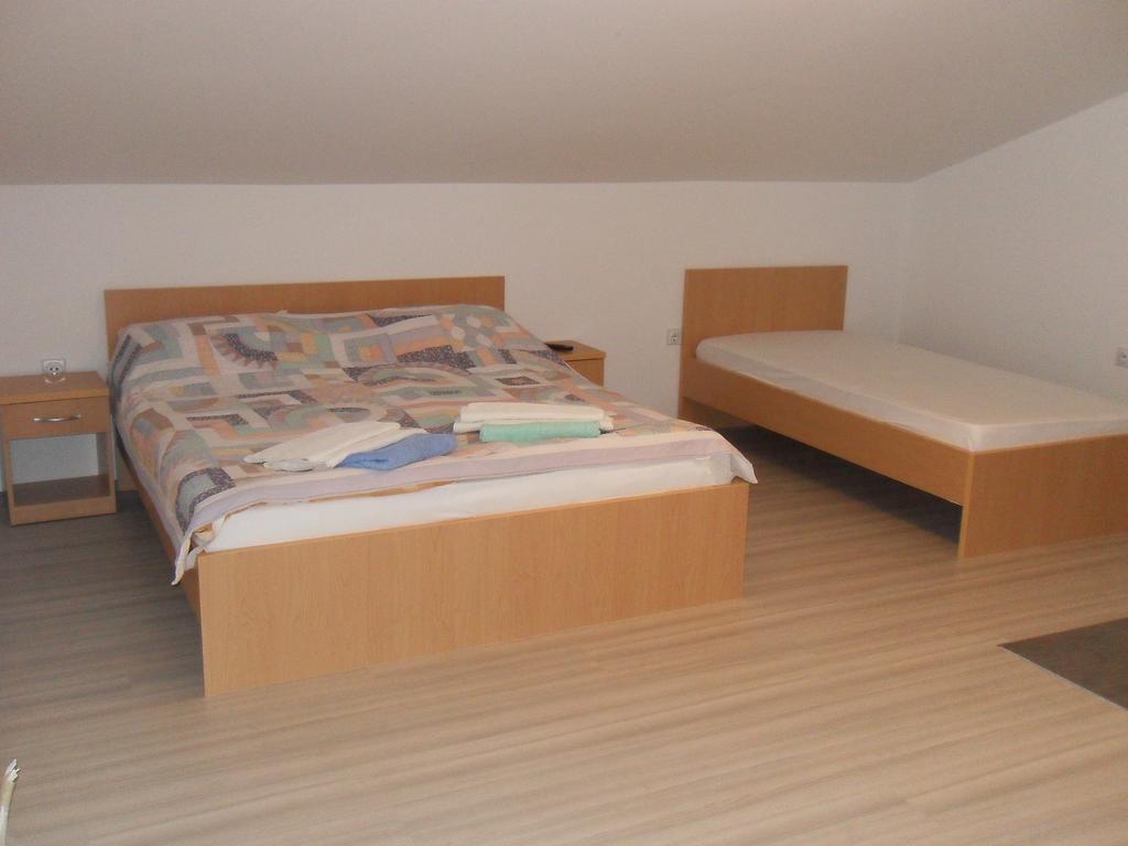 Apartments Ristak Ochrid Pokoj fotografie